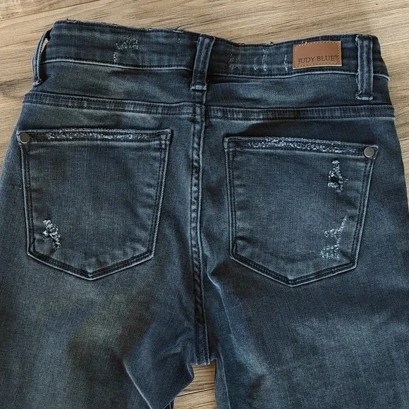 EUC Plaid Patch Skinny Jeans - Picture 6 of 7